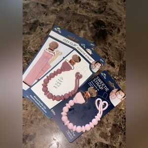 Itzy Ritzy Pacifier clip bundle